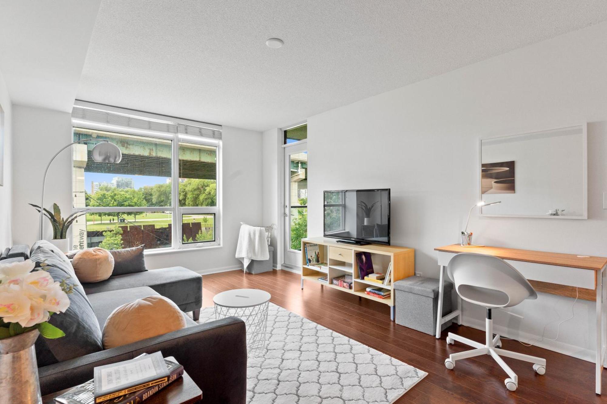 Modern 2Br Downtown Condo, Lakeshore, Exhibition Place, Fort York Toronto Exterior photo